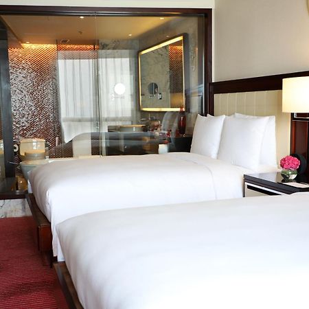Renaissance Beijing Capital Hotel Bagian luar foto