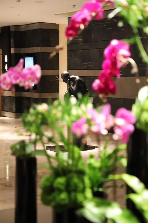 Renaissance Beijing Capital Hotel Bagian luar foto