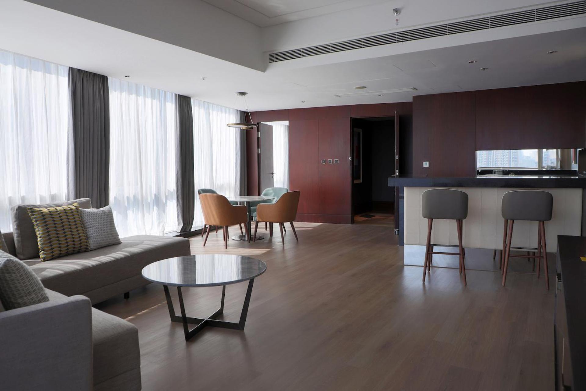 Renaissance Beijing Capital Hotel Bagian luar foto