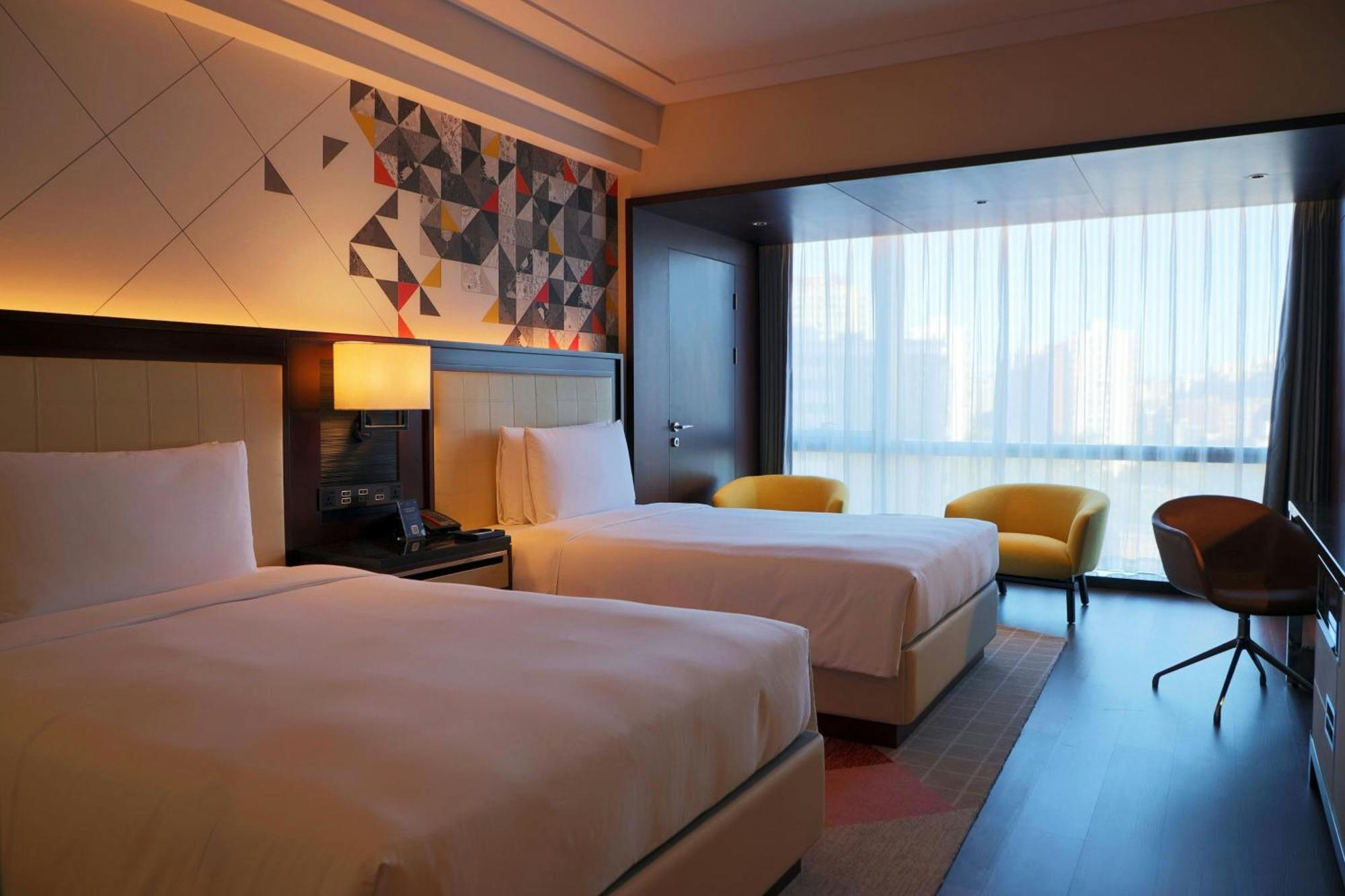 Renaissance Beijing Capital Hotel Bagian luar foto